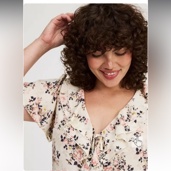 Torrid Jocie Floral Birch Ruffle V-Neck Top 4X Women's Plus Size Blouse - Picture 3 of 8